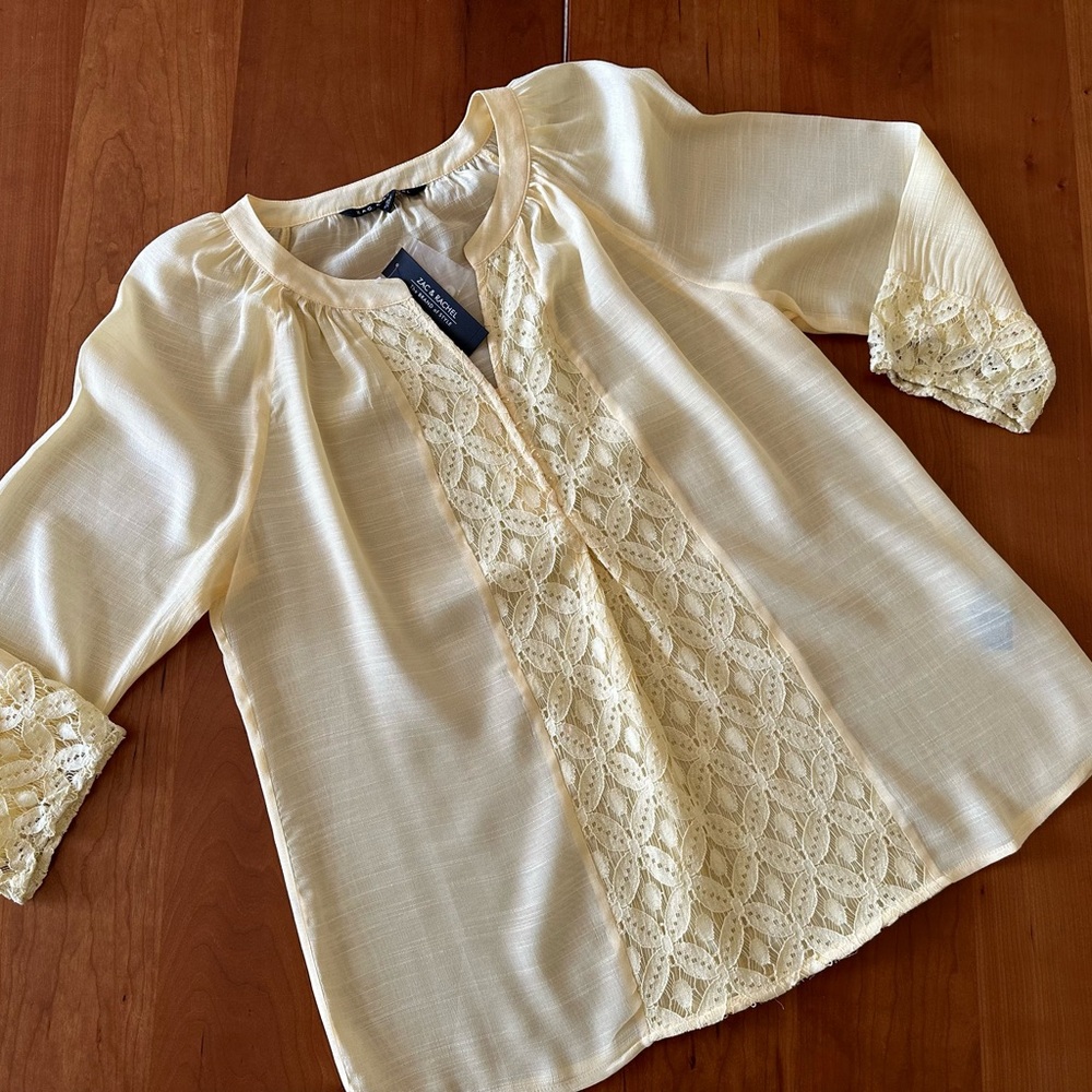 Zac & Rachel Medium Yellow pullover top w/ 3/4 sleeves a lace embellishment NWT - Picture 6 of 10